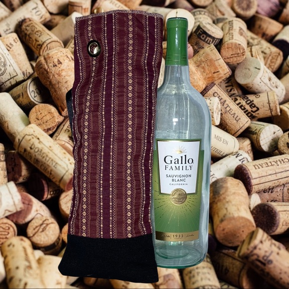 Wine Bottle Fabric Gift Bag With Fabric Ribbon for Tying - Picture 2 of 12